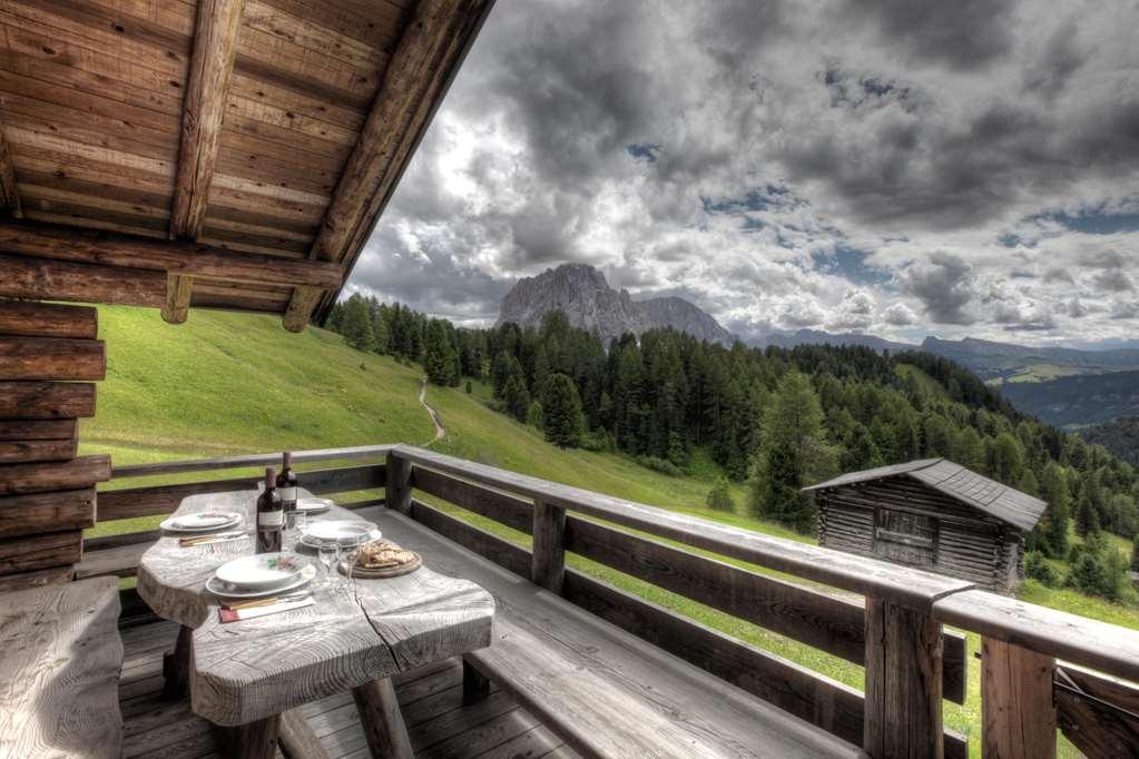 Hotel Tyrol Selva di Val Gardena Exterior photo